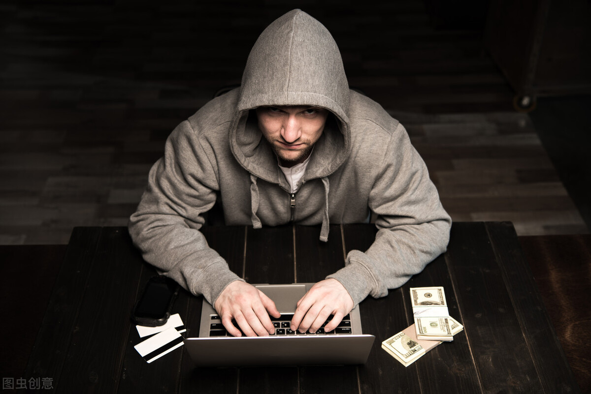 评论家潘凯雄：东西的《回响》是一部与众不同的推理小说