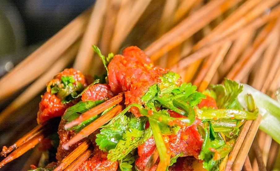 报告！春熙路有只“兔子疯了”