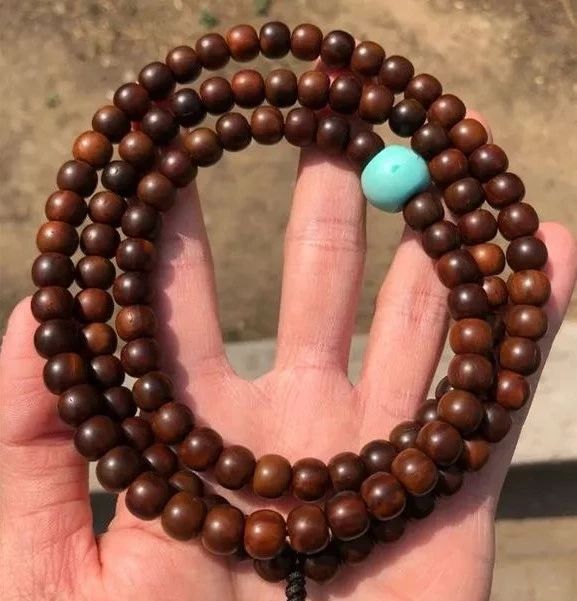 沉香手串包浆好还是不包浆好,怎样分辨包浆和不包浆的手串