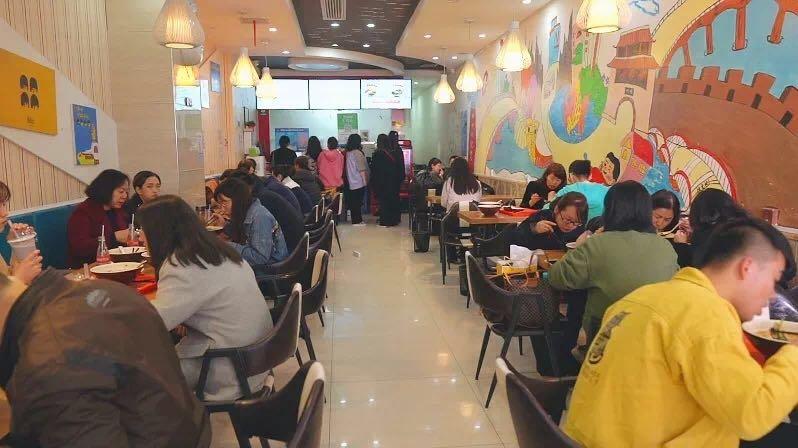 西安钟楼螺蛳粉哪家最好吃,西安钟楼最火爆的螺蛳粉店