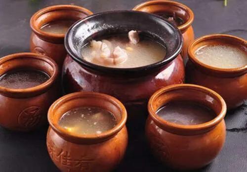 江西南昌龙老五瓦罐汤简介,南昌红谷滩最出名的瓦罐汤