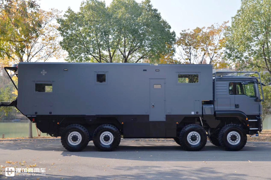 顶级越野房车8x8阿莫迪罗双层,移动的钢铁城堡