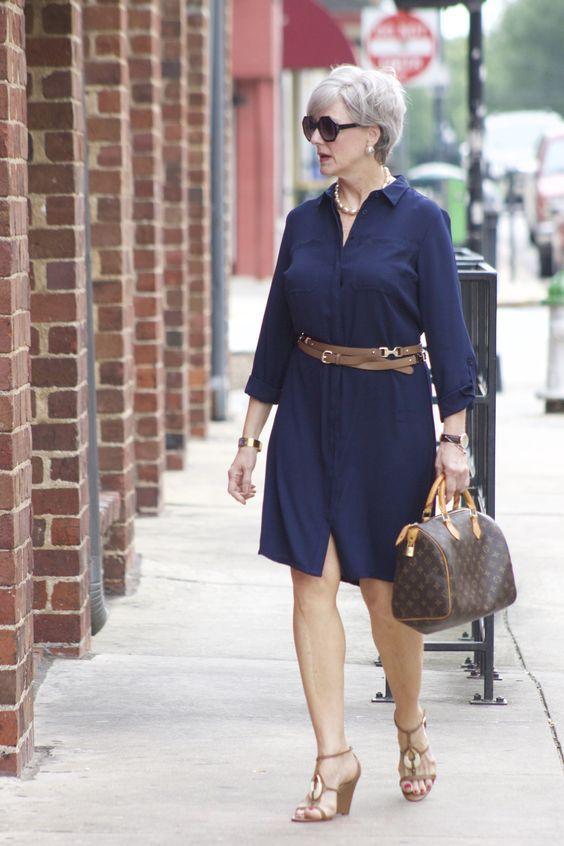 60岁奶奶穿搭时尚,60岁奶奶的时尚穿搭