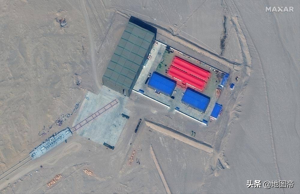 美军航母地中海东部位置,美军航母在港口视频