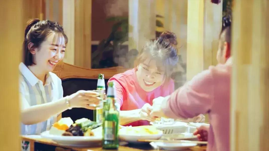 警花小姐姐pk银行小姐姐,警花小姐姐vs诈骗分子