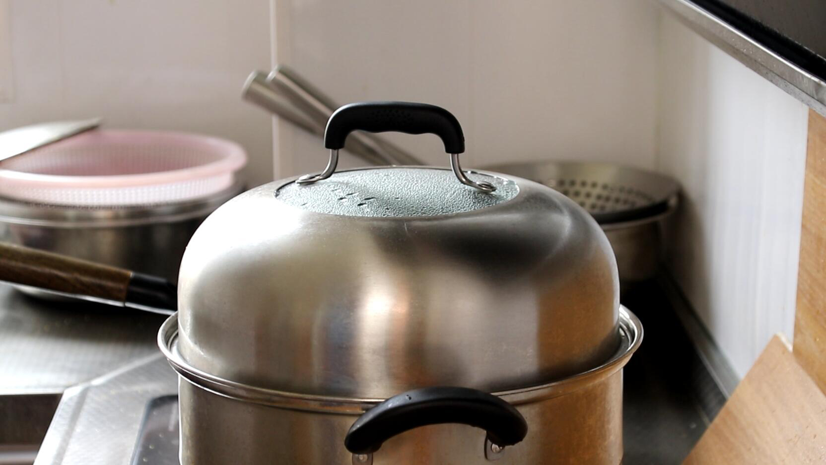 蒸馒头和面时水放少了,蒸馒头和面用温水还是凉水