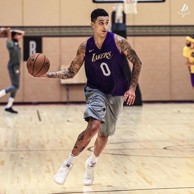 nba球员上脚aj36塔图姆,海沃德16-17赛季上脚战靴