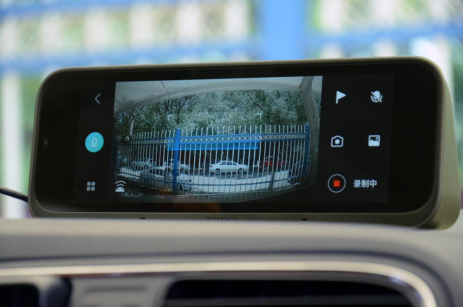 小米70迈“智能行车助手”评测，内置小爱同学，ADAS驾驶辅助