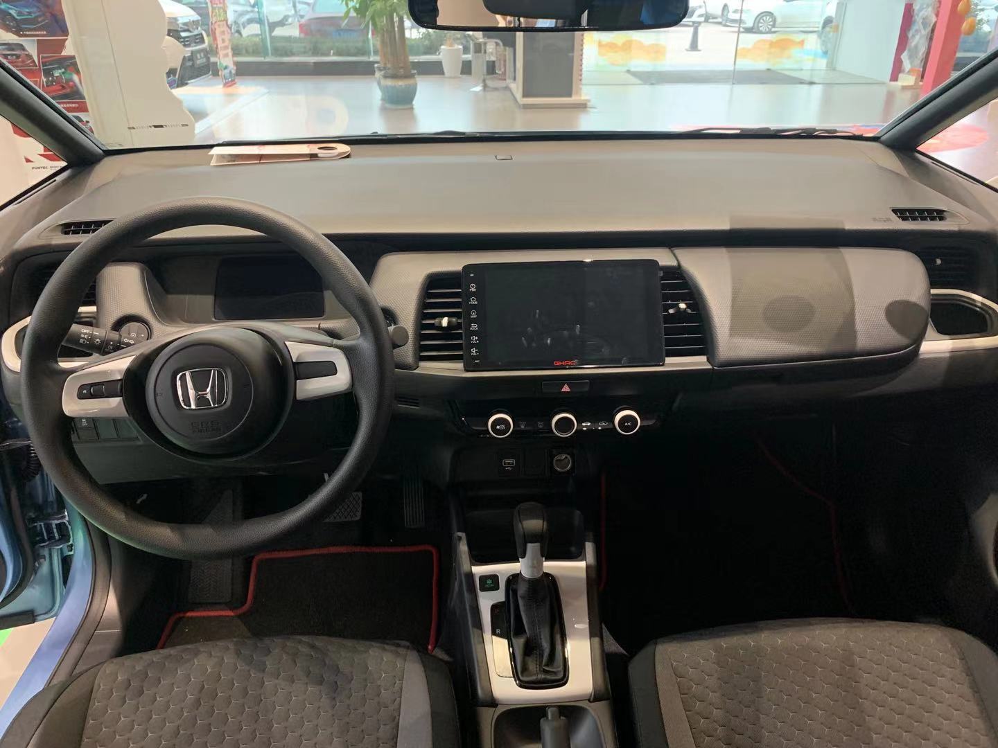 本田飞度也卖不动了？车友：配置这么低，先降2万再说