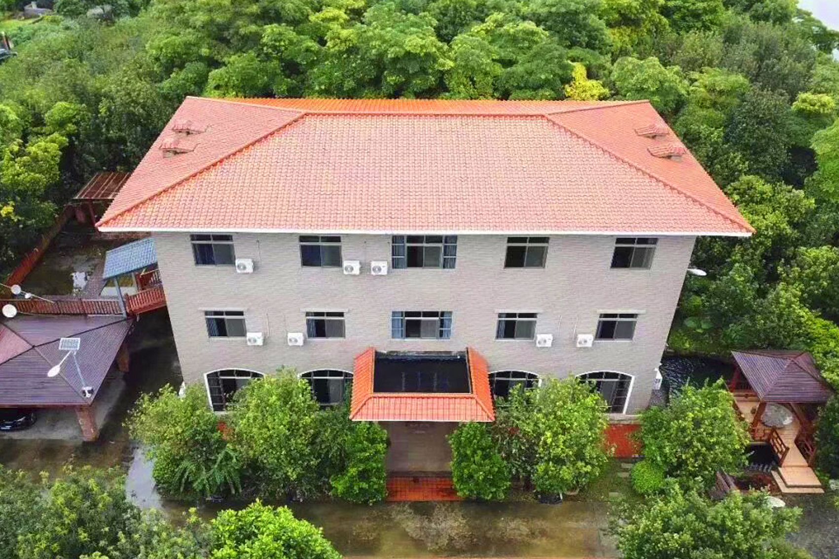 贵州陶瓷瓦片屋面瓦,农村屋顶瓦片哪种最好