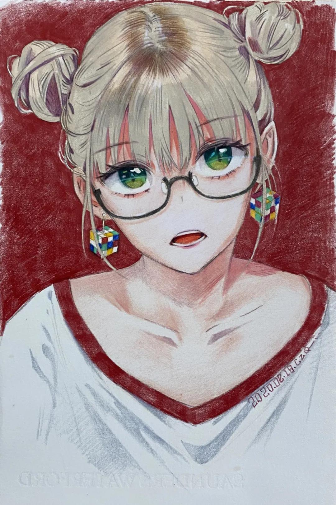 用彩铅画的简单肖像漫画,传统美术绘画图