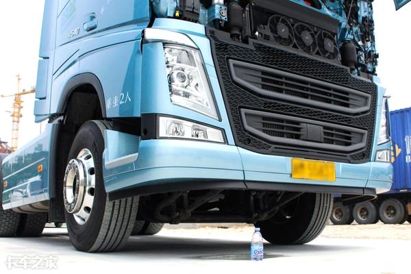 6×4带后提升，配VDS、VEB，带你体验沃尔沃FH顶配重卡