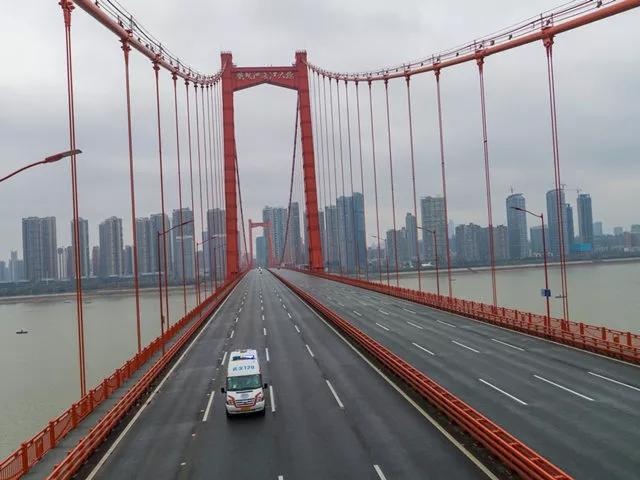 武汉解封的第一天视频,武汉解封视频第一天