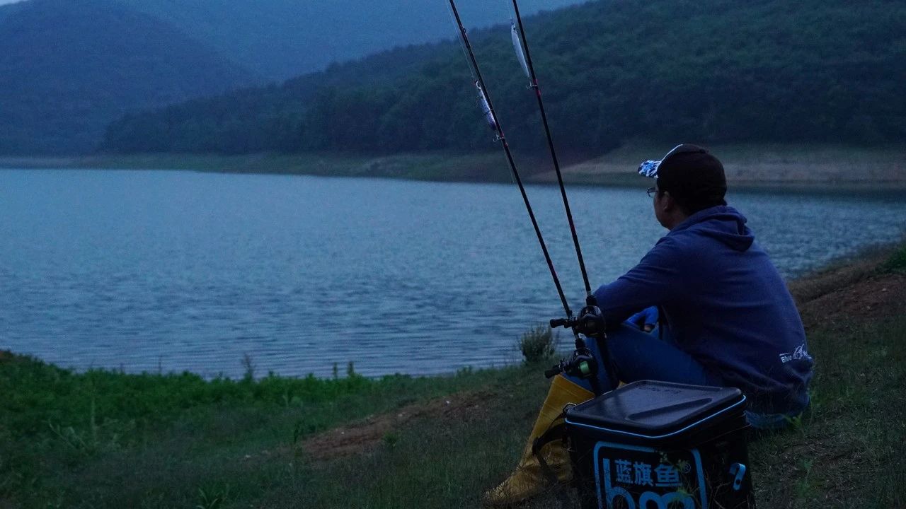 蓝旗鱼路亚翘嘴用什么饵,蓝旗鱼路亚翘嘴技巧视频