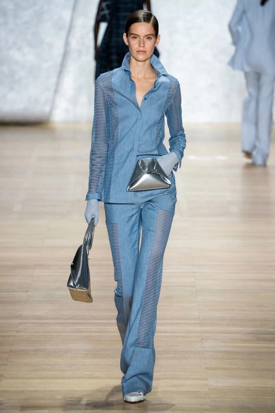 下身胖能穿阔腿裤吗,下半身胖胯宽穿阔腿裤好看吗