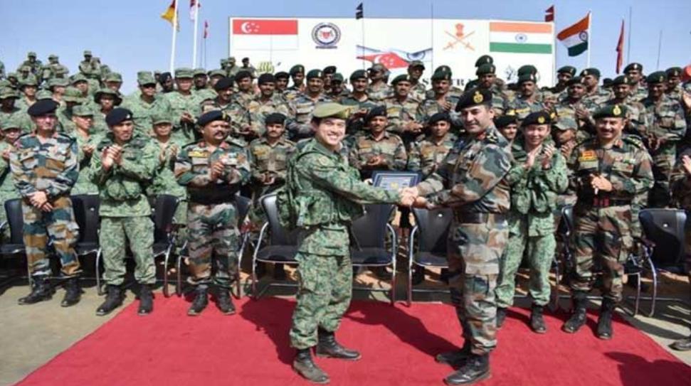 无视印巴战火，新加坡和印度坦克部队演习：华人国家竟然支持印度