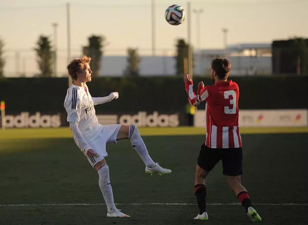 他被誉为挪威绝世天才，近年被四处租借，梦想着重回伯纳乌