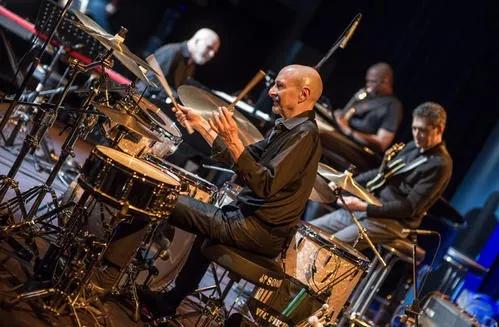 架子鼓大师stevesmith边讲边打,爵士鼓stevesmith