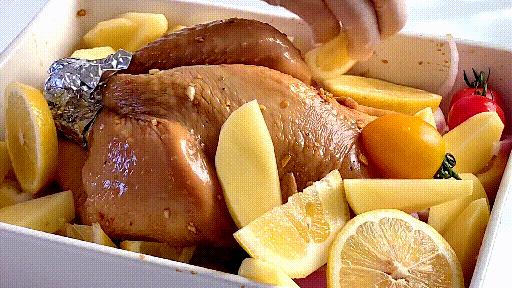 端午在家做简单开胃的柠檬烤鸡,鲜嫩多汁不油腻,在家露一手