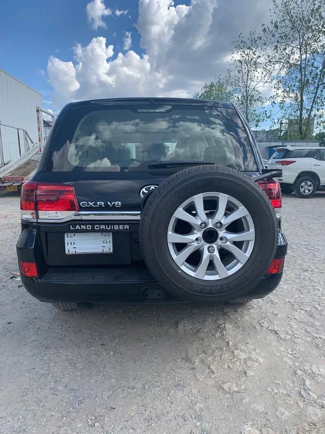 陆巡4600和5700有哪些优缺点,2019款陆巡中东版4600价格表