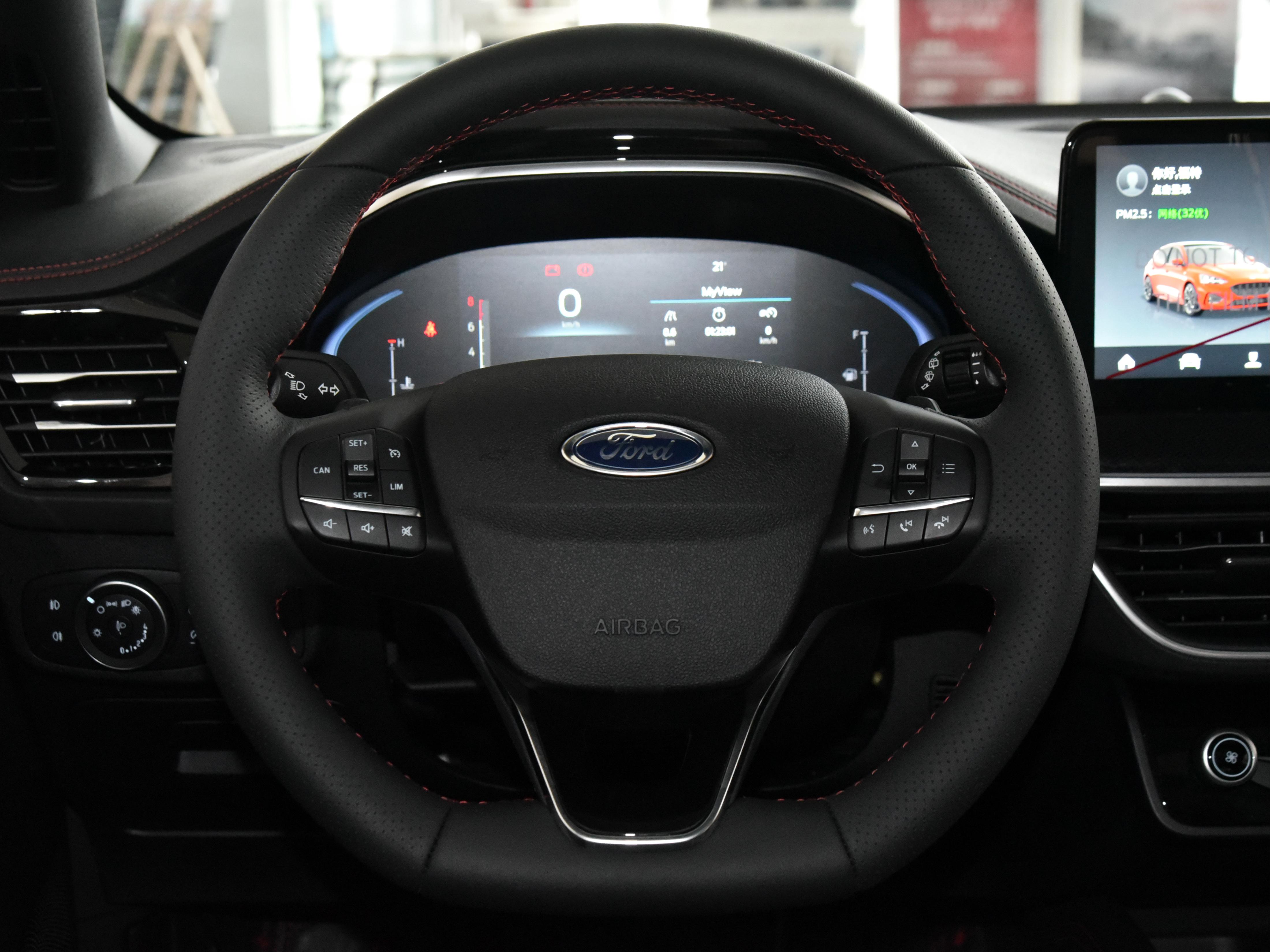 除了动力，品质不输本田思域，实惠的合资轿车，福特福克斯