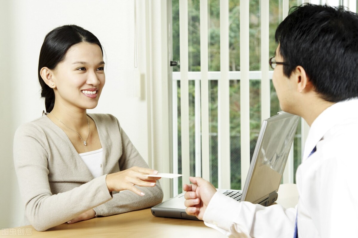 曾经一起学瑜伽的同学，因为我选了做物业管家，嘲笑我职业可怜