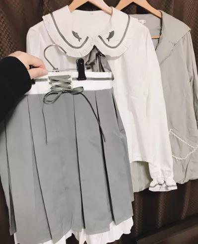 40岁中年男漫画家收到粉丝送的女装，发布女装自拍|ACGN趣闻