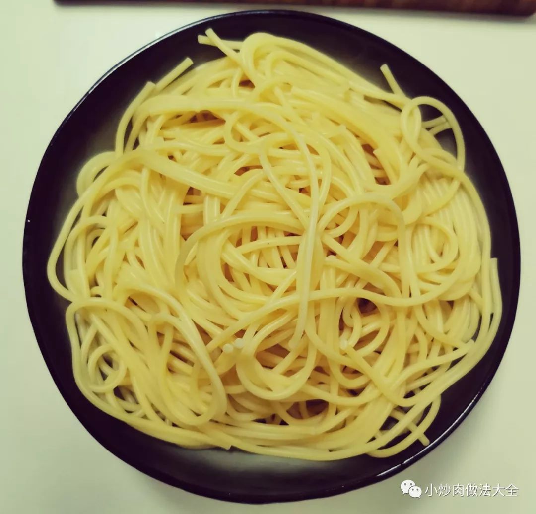 番茄鸡蛋焖饭做的意面,番茄花甲虾仁意面