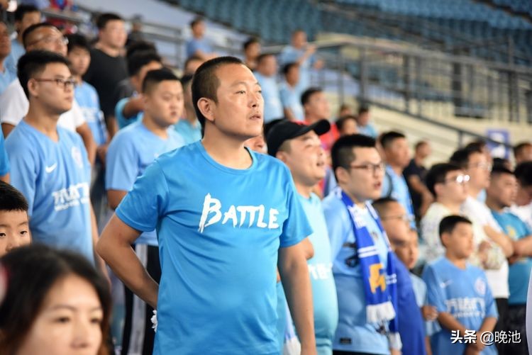 大连人对阵北京国安精彩回放,大连一方山东鲁能球迷助威