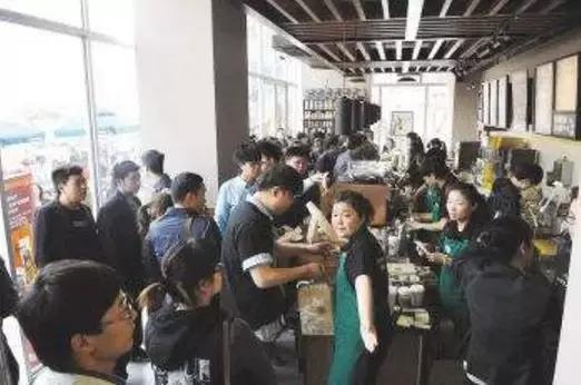 星巴克最近干嘛了,星巴克被网友质疑玩不起