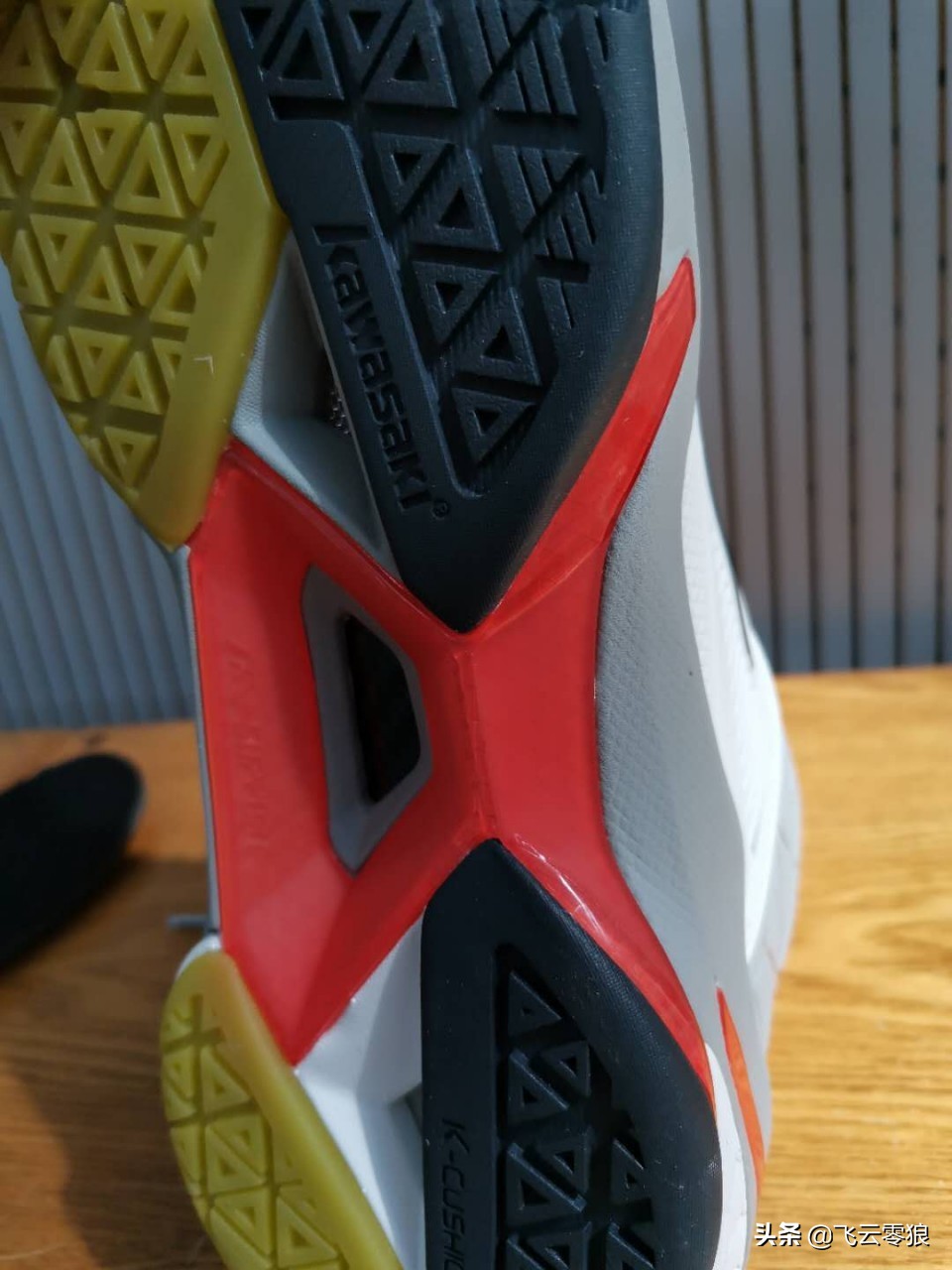 中羽评测刀锋7500,中羽论坛入门羽毛球鞋