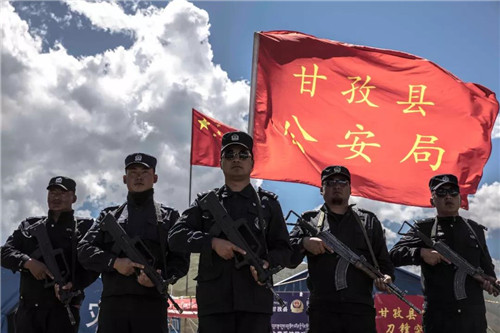 80后的警察已40岁了,80岁老民警