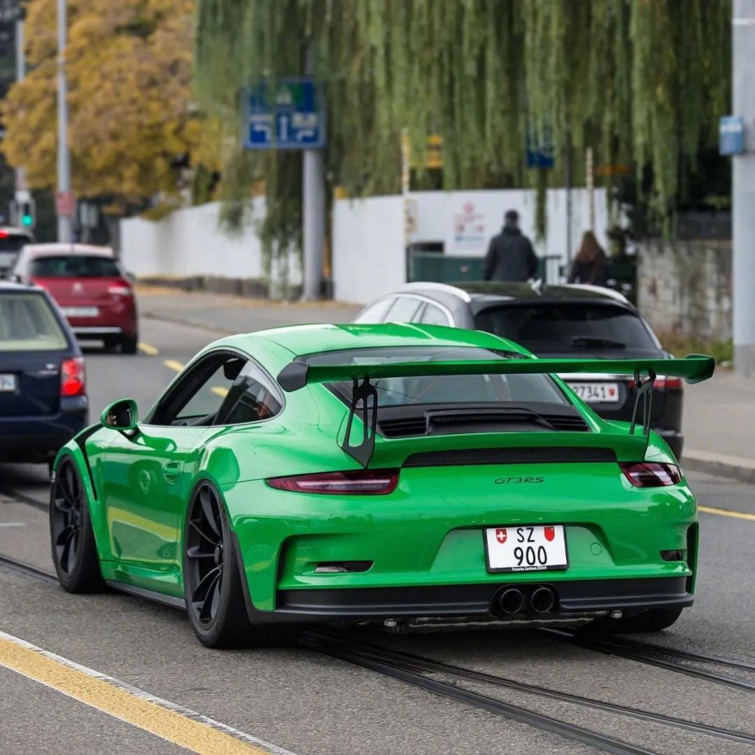 有些车注定只有少数人拥有,那么老的车还有人喜欢吗