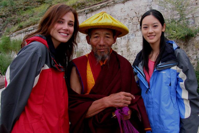 坐飞机去西藏落地后攻略,坐飞机去西藏一定要坐左边靠窗