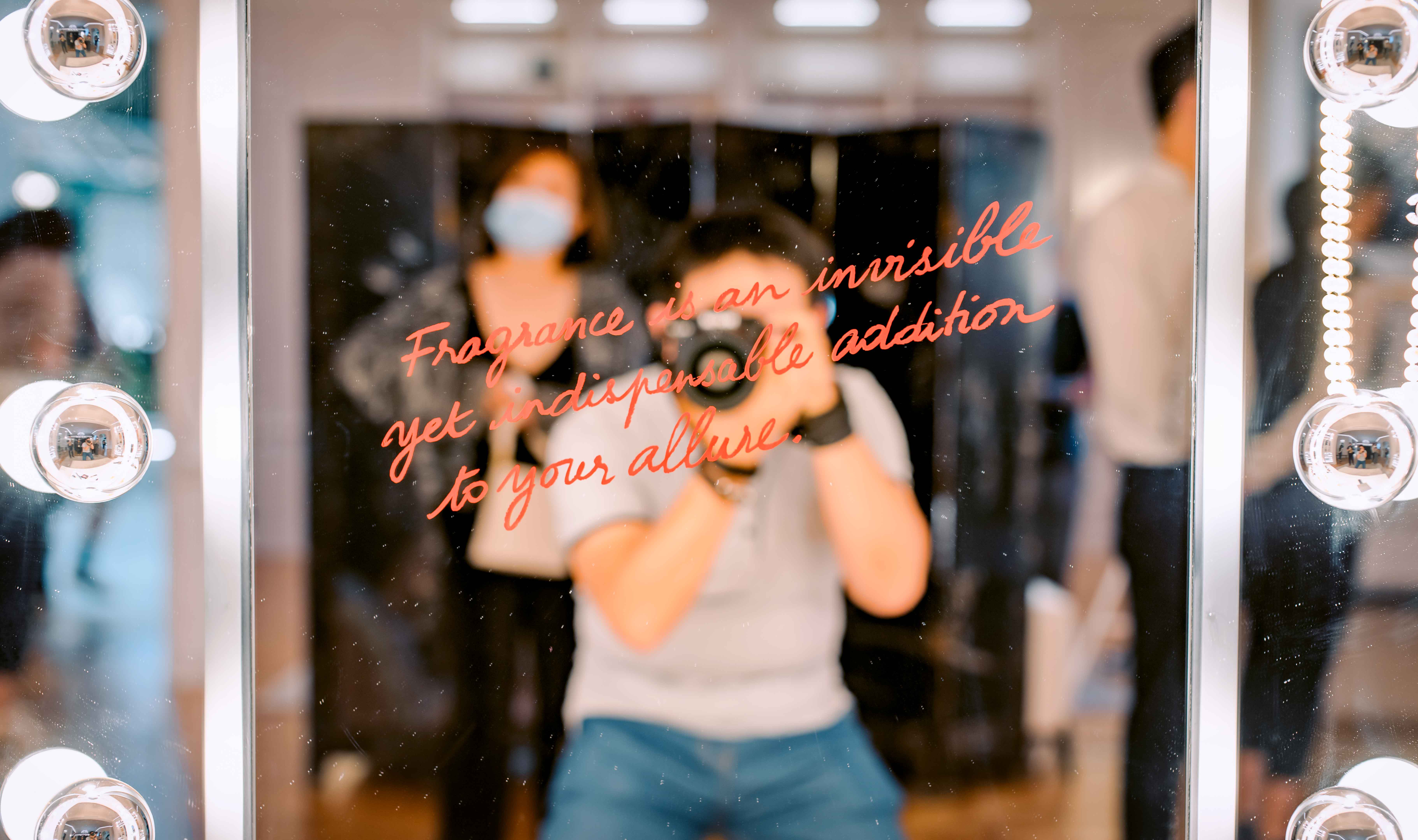 闲逛魔都美术馆,观看香奈儿香水展