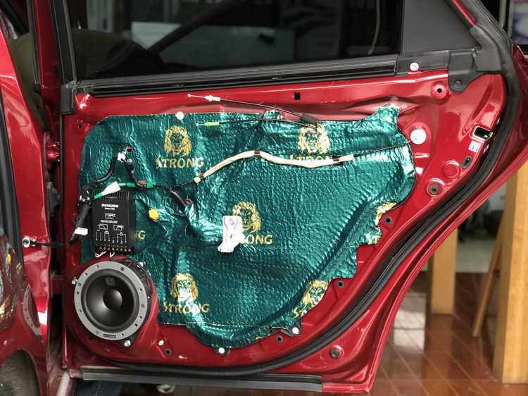 成都亚洲龙音响改装,成都丰田海狮汽车音响改装