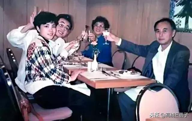 王菲谢霆锋张柏芝周迅窦唯关系图,王菲有什么魅力让窦唯谢霆锋喜欢