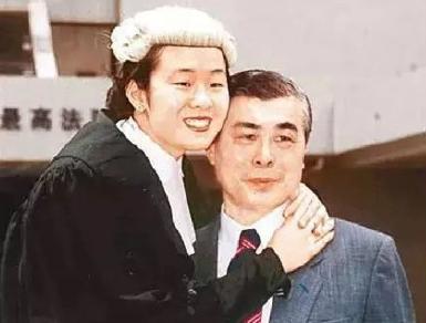 王颖妤李嘉欣,王颖姝和刘銮雄