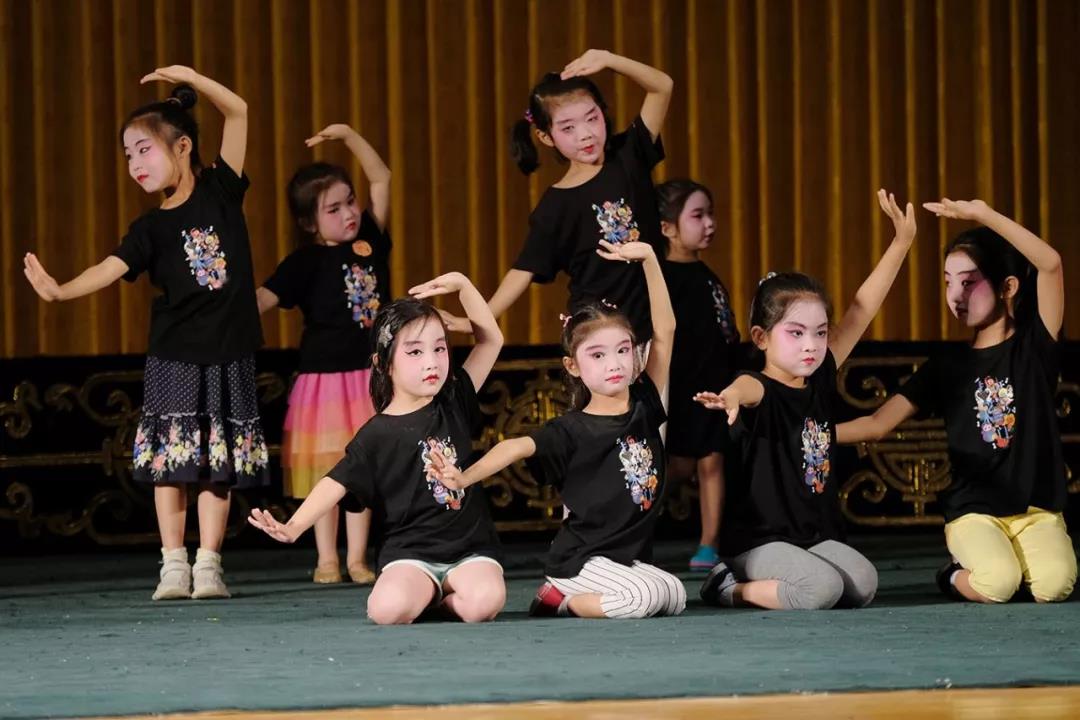 紫禁城里唱大戏—“2019打开艺术之门”京剧夏令营闭营