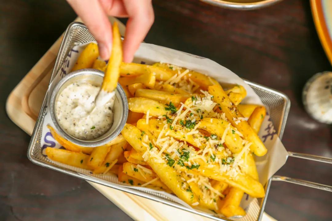 没想到,我竟被1个汉堡电到了……