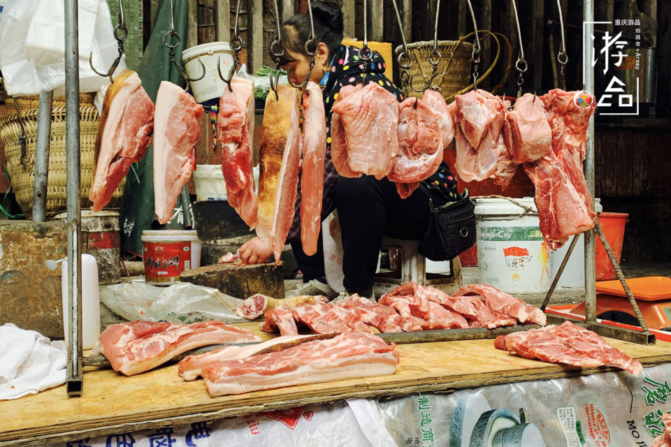 重庆来福士的背后，是最有人情味的山城，朝天门交易厅不曾改变