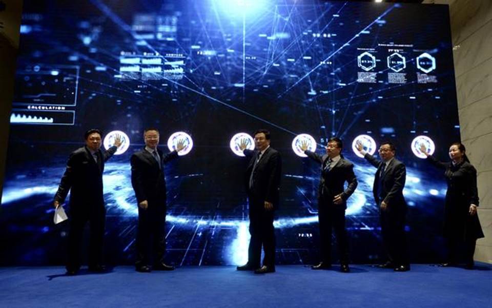 重庆市政府APP客户端“渝快办”今日成功上线,首批推出300+项老百姓最关心、最高频、最便捷的便民服务事项