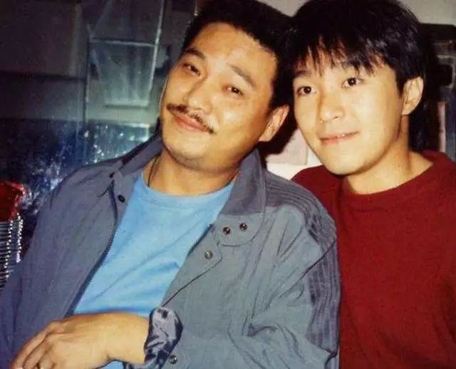 周星驰有没有发文纪念吴孟达,周星驰吴孟达泪奔瞬间