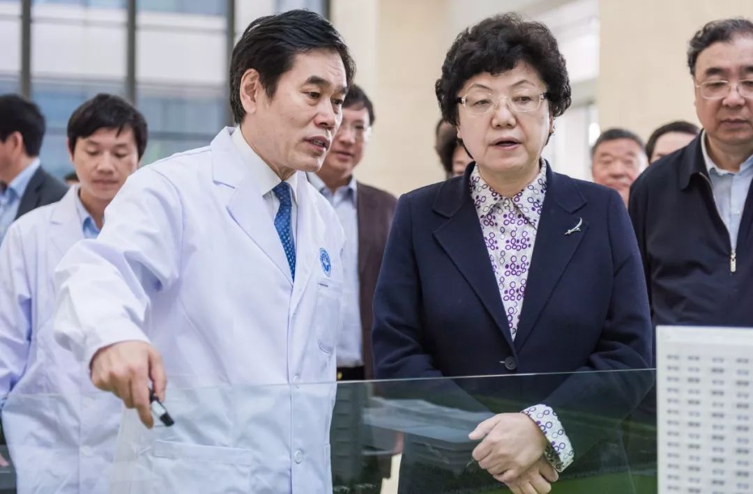 肿瘤国家队南下深圳，“2年走了别人10年的路”