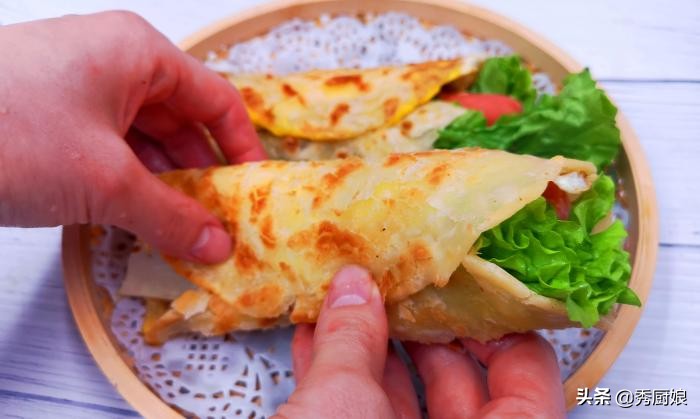 家里有面粉，就能做香酥手抓饼，1次做上30张，5分钟搞定全家早餐