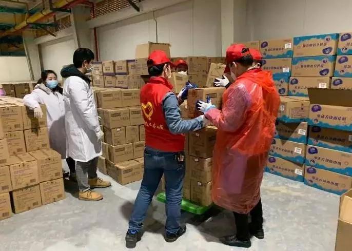 在抗疫一线彰显青春担当,在战役一线彰显担当与责任