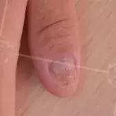 美甲怎么对指甲伤害小,长期美甲怎么保护指甲