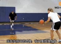 进攻防守战术教学视频,如何防守持球人技巧