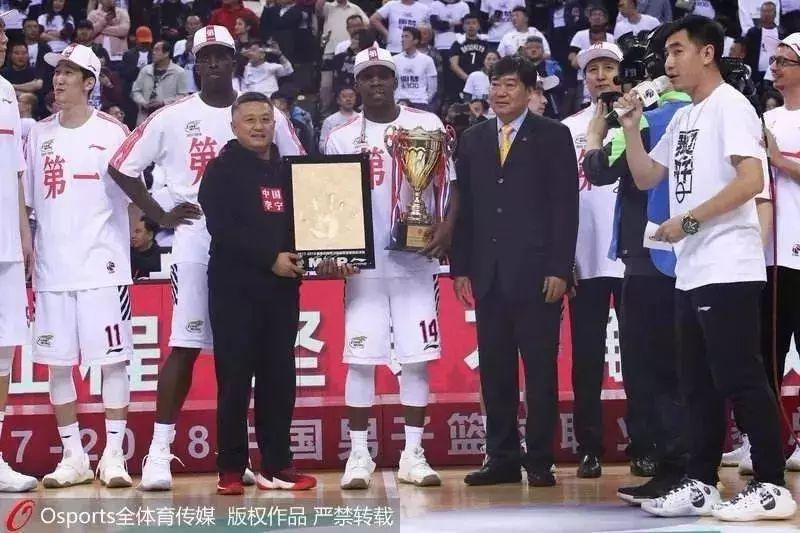 艾伦继伟赵睿,艾伦继伟胡明轩