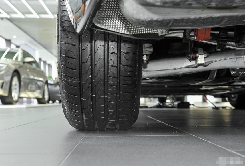 为什么宝马轮胎不怕偷,为啥说奥迪的轮胎偷不走